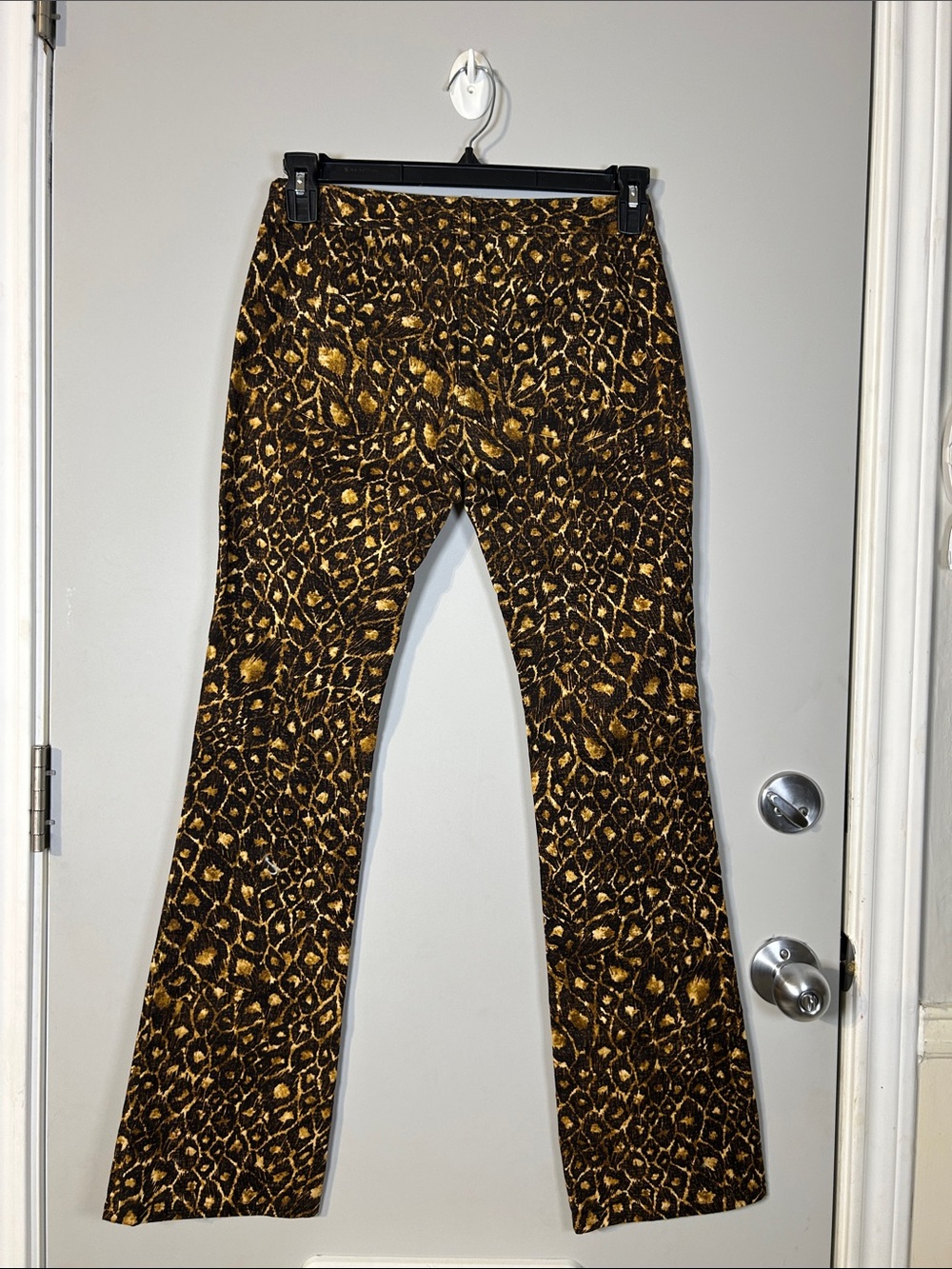 Laundry by Shelli Segal Women’s Leopard Print Flared Jeans size 2 bold, edgy - Picture 5 of 10